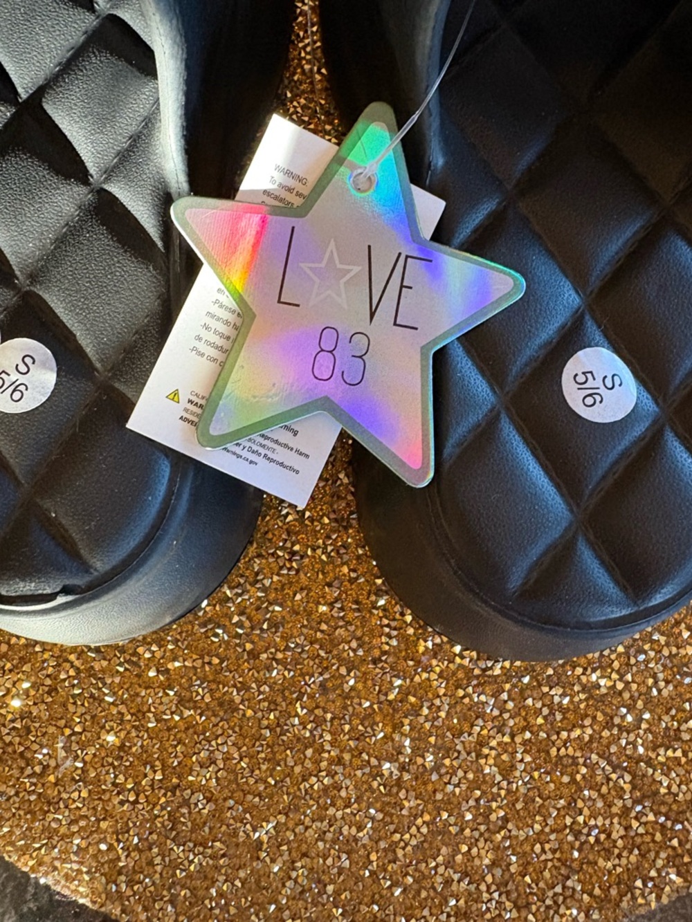 Love 83 NWT Women’s Black Quilted Sandals/embellished stones/chain Size 5-6 - Picture 3 of 7